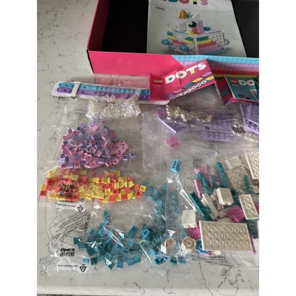LEGO DOTS: Unicorn Creative Family Pack (41962) - Picture 3 of 6